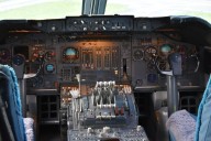 Flight simulator fans revive a classic Boeing 747 cockpit • The Register