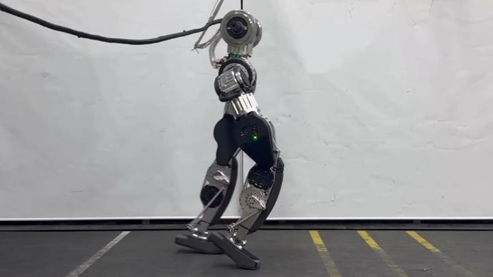 Thriller-bytes! Scientists create robot that can perform Michael Jackson's 'moonwalk'