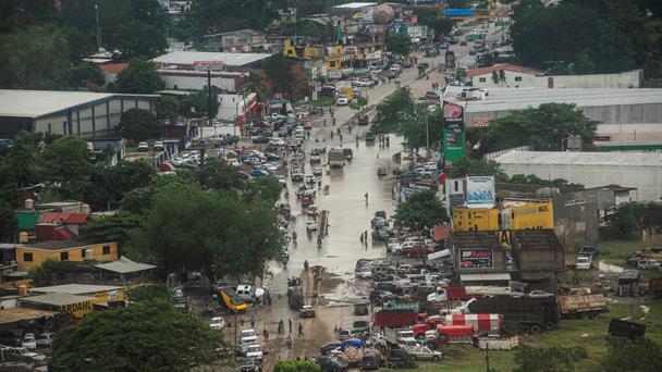 Al menos 64 muertos y 65 desaparecidos por lluvias en México
