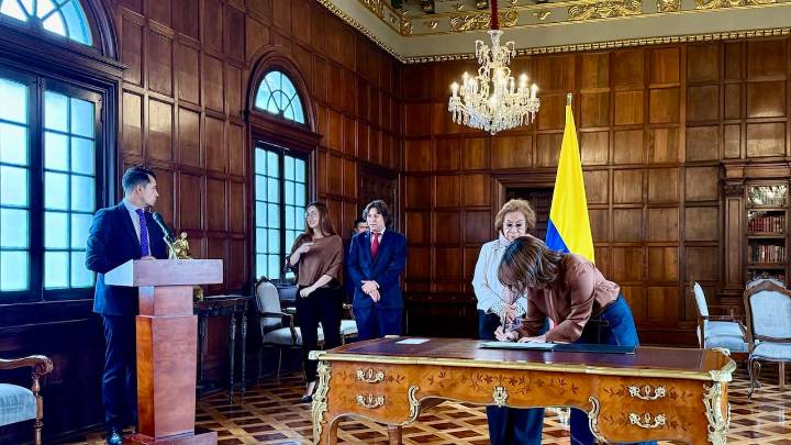 Equipo de la embajadora Laura Sarabia anuncia acciones disciplinarias contra Daniel Briceño por señalamientos sobre la junta directiva del FNG