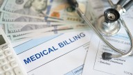 ¿Es más barato pagar la atención médica sin seguro de salud?