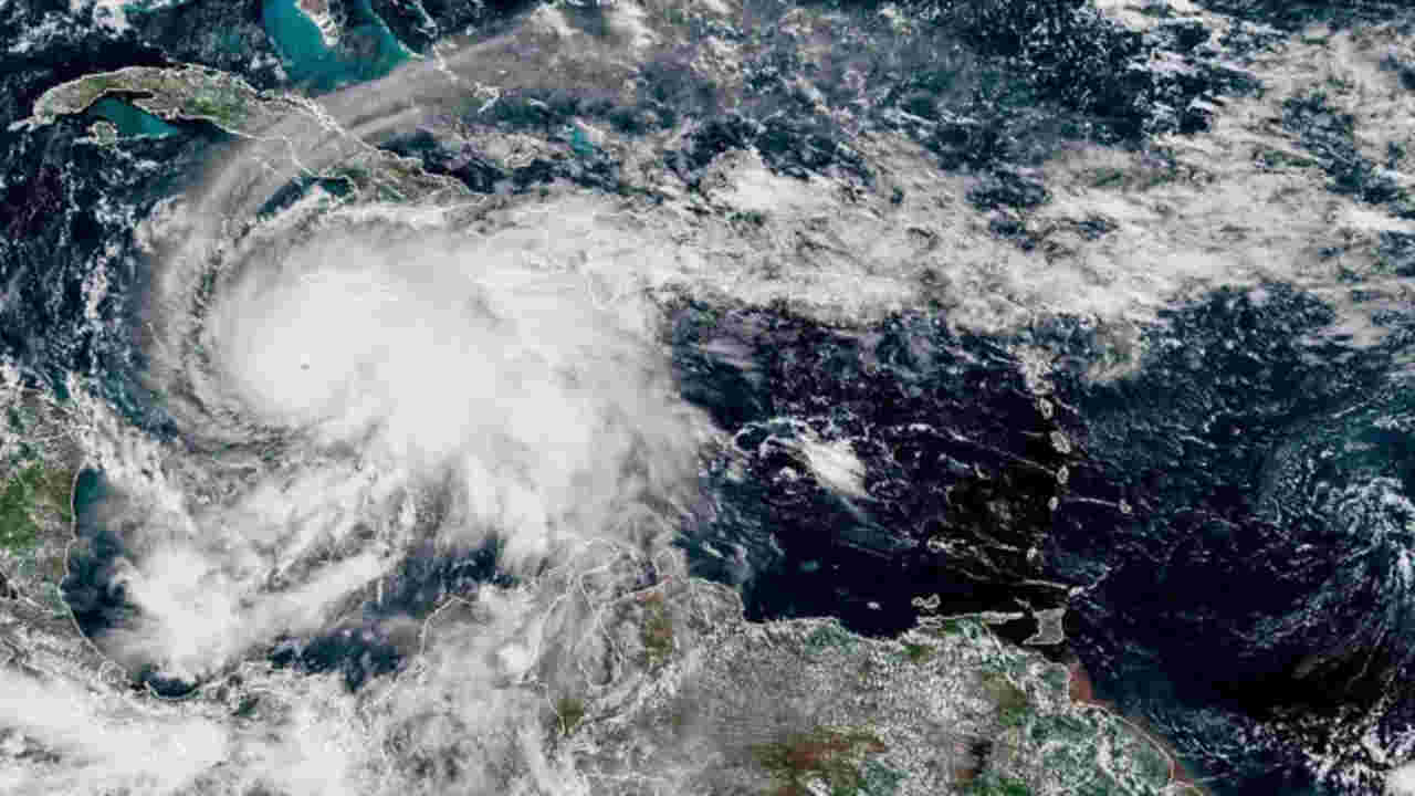 Por qué el lento desplazamiento del huracán Melissa lo hace tan peligroso