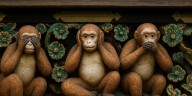 Cuál es el significado de los tres monos sabios que se convirtieron en un emblema global de conducta humana