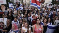 Hamás entrega en Gaza a los siete primeros rehenes vivos liberados