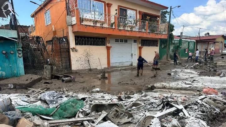 Gobierno inicia entrega de apoyos a damnificados por lluvias en cuatro estados