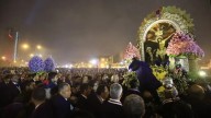 El Señor de los Milagros regresó esta madrugada a la iglesia de Las Nazarenas tras casi 24 horas de procesión