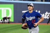 Toronto Blue Jays fans shower Ohtani in boos to kick off World Series