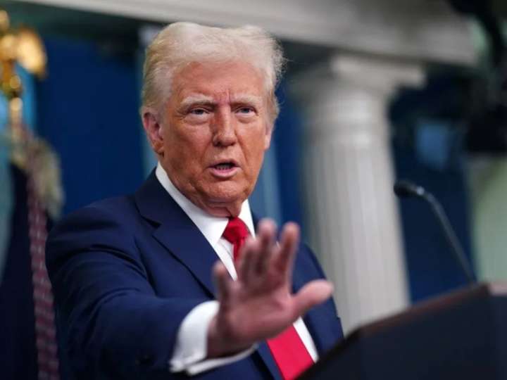 Trump niega haber decidido atacar instalaciones militares en Venezuela