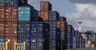 Businesses expect chaos if Supreme Court throws out tariffs
