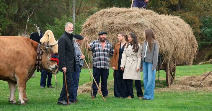 Las imágenes de la Familia Real en Valdesoto, Pueblo Ejemplar de Asturias 2025