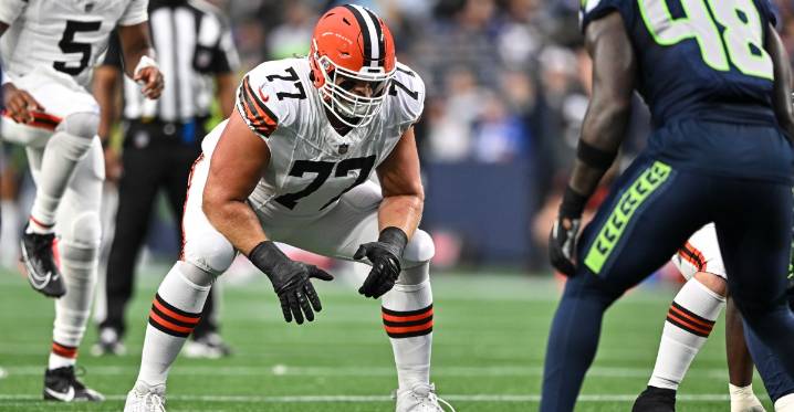 Seahawks insider Gregg Bell ‘would be shocked’ if Seattle traded for Wyatt Teller