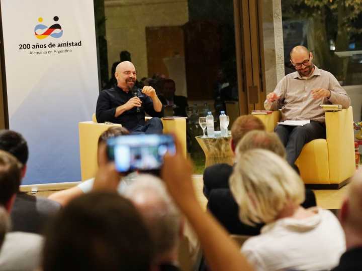 ‘Nazis y judíos’: el nuevo libro de Ariel Magnus sobre una convivencia insólita en Buenos Aires