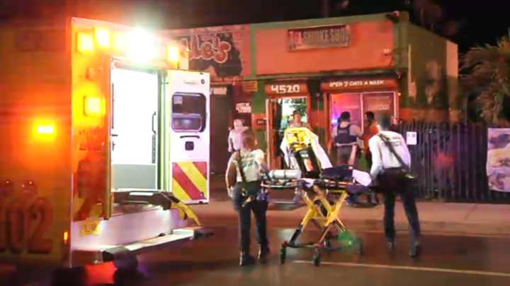 Man critically injured in shooting near smoke shop in NW Miami