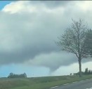 Caminos bloqueados y graves destrozos. Un tornado dejó un muerto y ocho heridos en las afueras de París