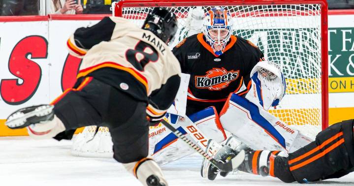 Murray scores season's first goal, Day records shutout in Komets win over Indy