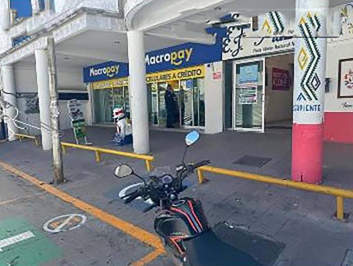 Violento atraco en tienda de celulares