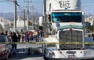 Pierde la vida ciclista tras ser atropellado por tráiler en la Nuevo Mirasierra