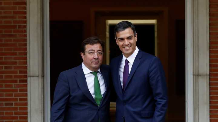 Sánchez se despide de Fernández Vara, un "referente socialista ejemplo de compromiso, de diálogo y de servicio público"