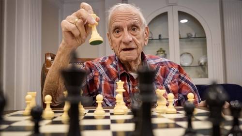 97-year-old chess player creates club at NJ retirement community