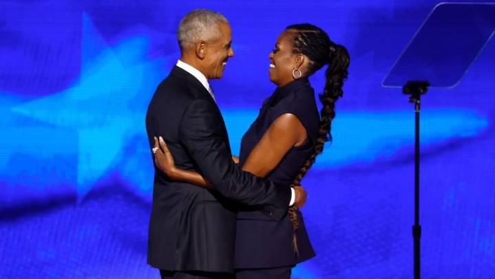 Barack & Michelle Obama’s Relationship Timeline: Photos Of The Couple