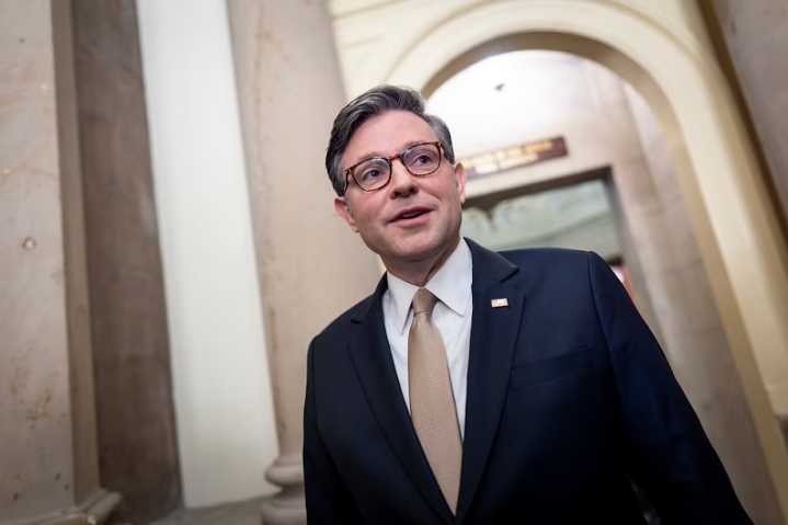 Mike Johnson advirtió que el cierre del gobierno de EEUU podría convertirse en el más largo de la historia