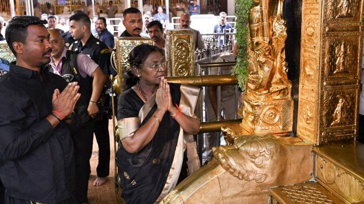 President Droupadi Murmu offers prayers at Sabarimala Lord Ayyappa temple