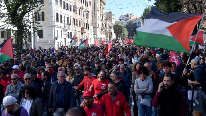 Italia se paraliza con una huelga general en solidaridad con Gaza y la Flotilla