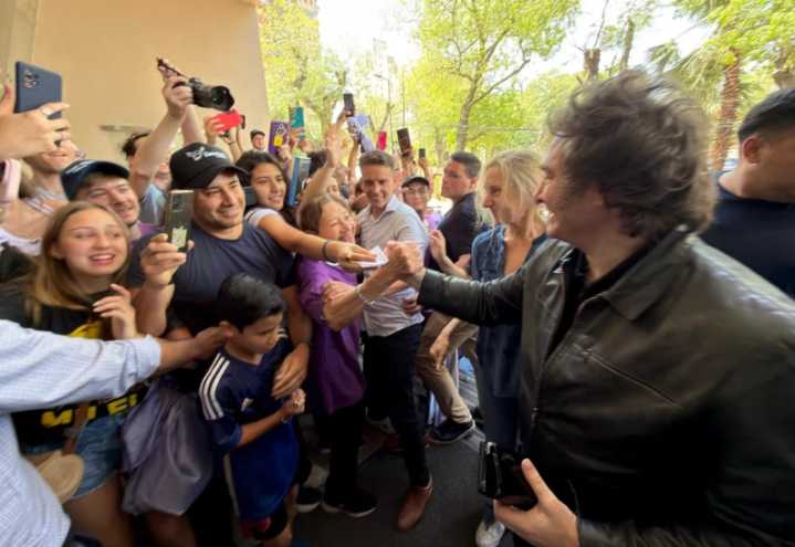 Elecciones de octubre: Javier Milei recorrió Corrientes junto a Virginia Gallardo: “No aflojen”