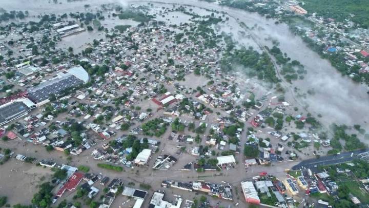 Suman 80 muertos por lluvias en cinco estados del País