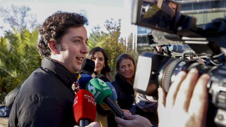 El Supremo rebaja casi año y medio de cárcel la condena al "Pequeño Nicolás" por hacerse pasar por agente del CNI