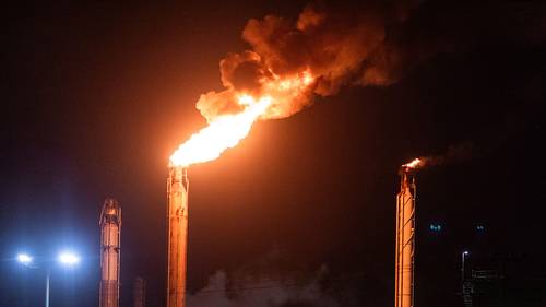 Massive fire erupts at Chevron refinery in El Segundo