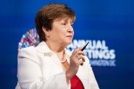 El FMI empeoró sus previsiones para Argentina con menos crecimiento y mayor inflación para...