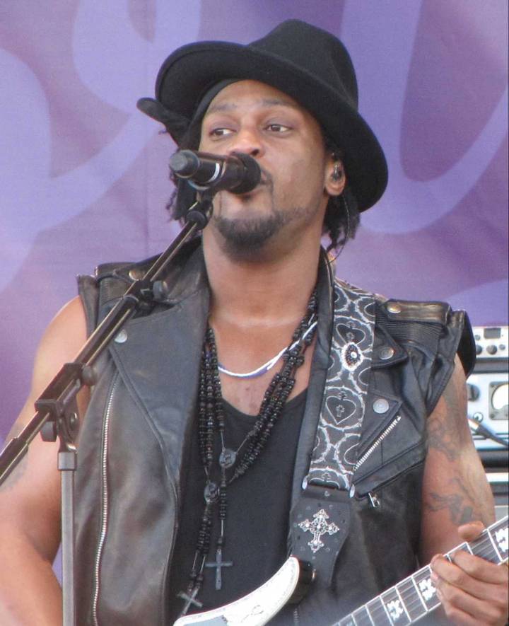 Grammy Winner D’Angelo, Virginia Native, Dies At 51