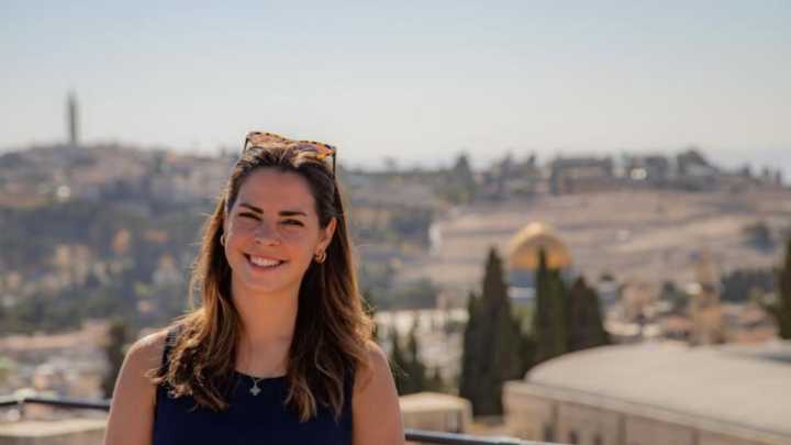 La navarra residente en Jerusalén Elena Panadero, esperanzada ante el proceso de paz: "Un día difícil de olvidar"