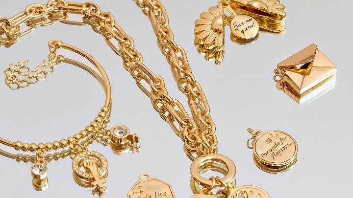 Gold Prices On Dhanteras 2025: Check The Latest 22-Carat, 24-Carat Rates In Major Indian Cities