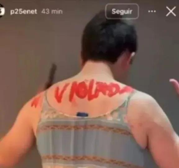 Repudio en Bariloche: un alumno cordobés se disfrazó de “mujer abusada” durante su viaje de egresados