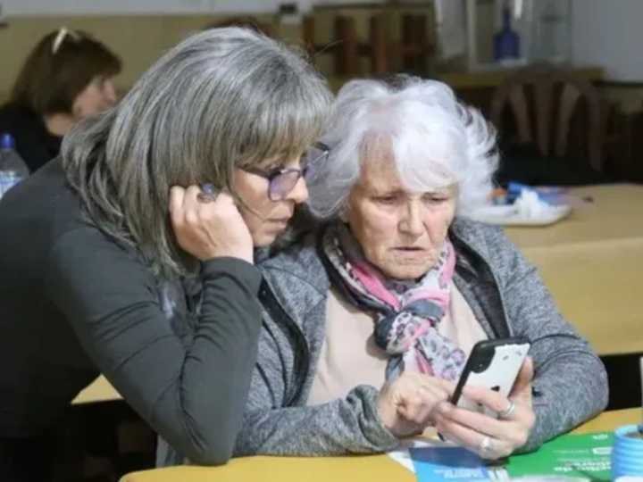 El bono para los jubilados seguirá congelado: lo confirmó el gobierno de Milei tras el triunfo electoral