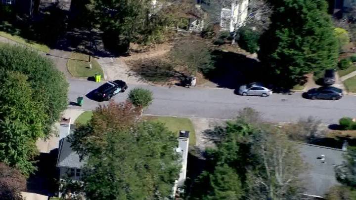 Heavy police presence reported in Sandy Springs neighborhood
