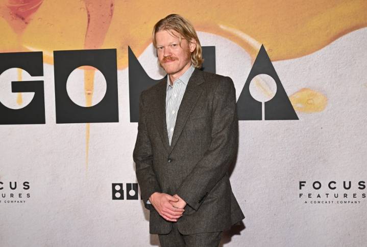 Emma Stone and Jesse Plemons make the case for the wild ride that is ‘Bugonia’