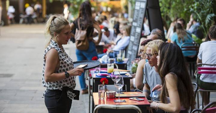 El paro crece en Catalunya en verano pese al récord de ocupados
