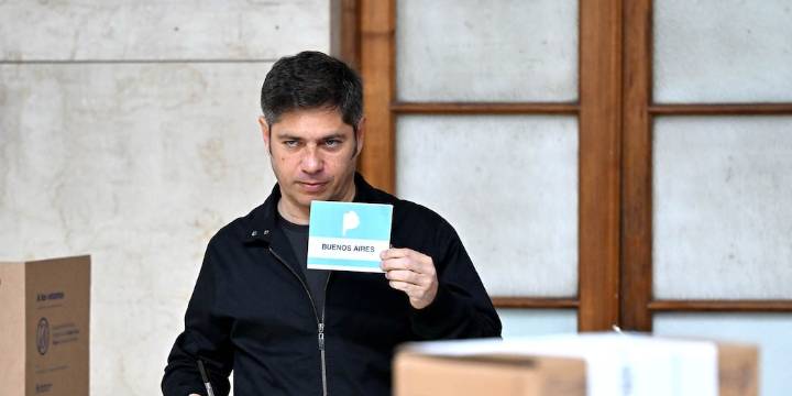 Kicillof dijo que es “una elección crítica” y reiteró su pedido de diálogo con Milei: “Tienen mi teléfono en la Rosada, úsenlo”