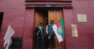 Organizaciones que se tomaron el Ministerio de Vivienda denuncian "acuerdos incumplidos"