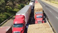 Transportistas pierden 10 mil millones en Salamanca, pero respaldan bloqueos de productores