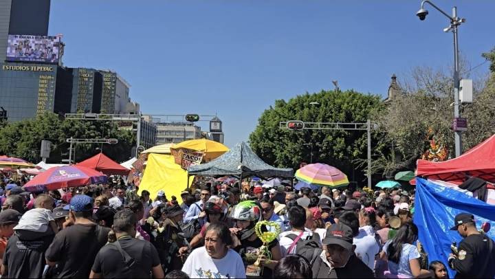 Miles de fieles celebran a San Judas Tadeo en San Hipólito, CDMX