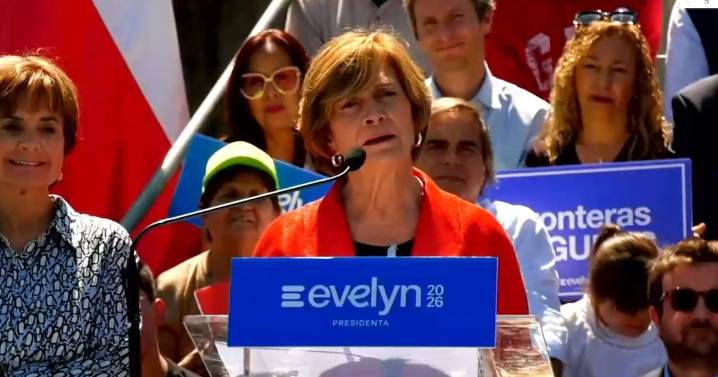 “Eso demuestra que no tienen ningún equipo propio”: Matthei arremete contra Kast por descuelgues en su campaña