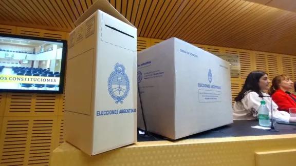Capacitan para las próximas elecciones y destacan el instrumento de la boleta única papel