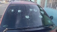 Denuncia hombre a su expareja por presuntamente quebrar los vidrios de su camioneta