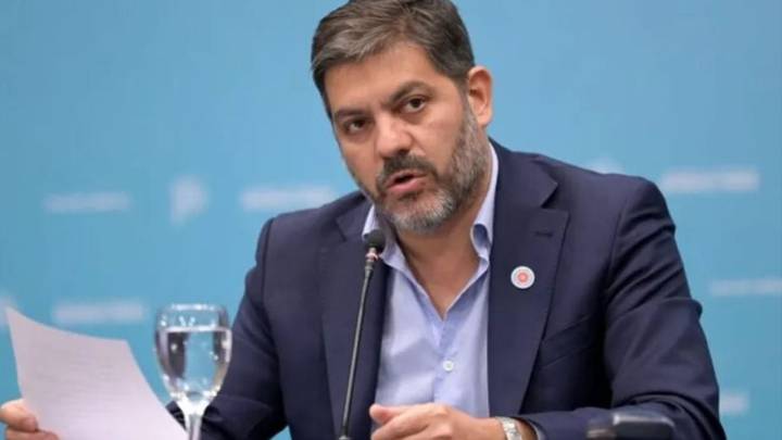 Carlos Bianco criticó la intervención de EE.UU. y dijo que la economía se sostiene "con pulmotores"
