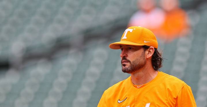 Monday BP: Will the Giants officially hire Tony Vitello today?