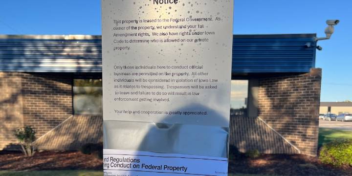 Protestors gather at ICE office for appointments, denounce fencing